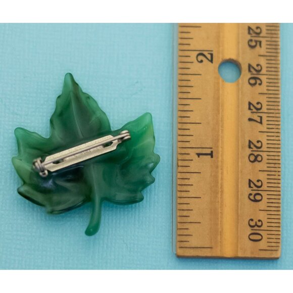 Vintage Green Maple Leaf Rhinestone Brooch by Avon - E32 - Picture 2 of 2